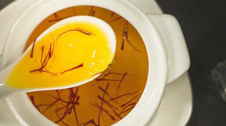 Chưng yến với mật ong và Saffron